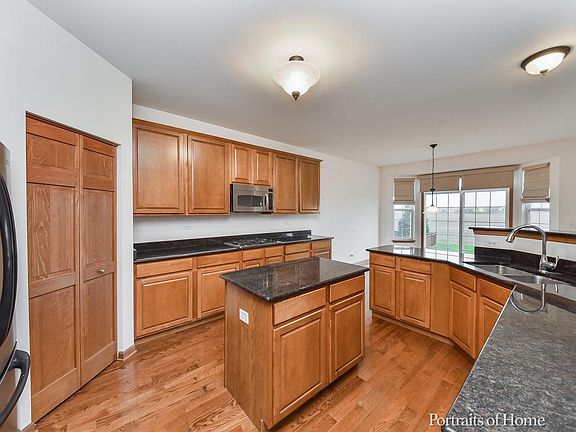 5th image of 789 Kelley Dr