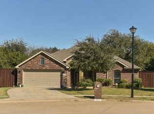 220 Commonwealth Cir, Waxahachie, TX 75165