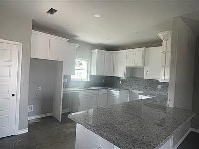 2nd image of 105 Olive St Unit B105