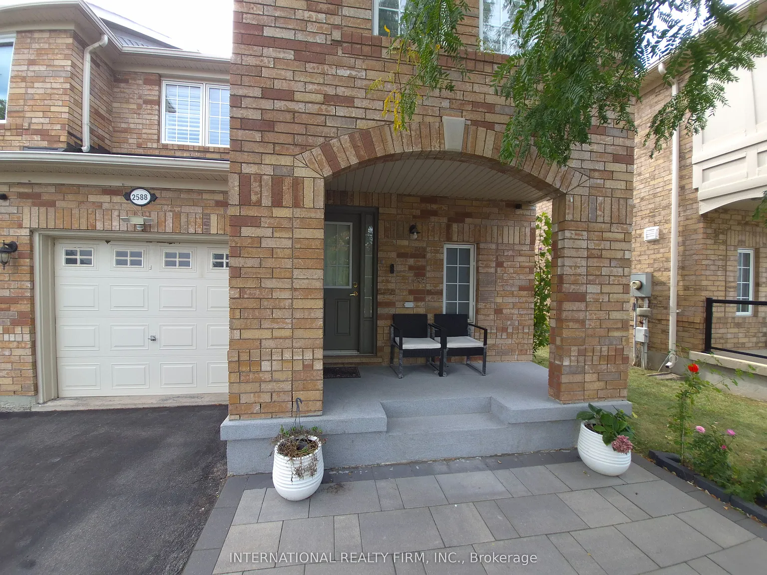 4 bed, $4,200 — Photo 2
