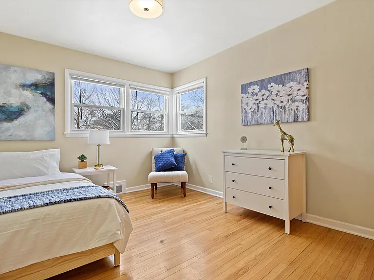 5952 N Lydell Ave — Photo 16