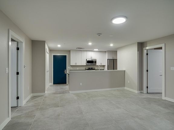 3rd image of 726 Scott Ave #810