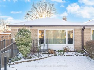 9 Aintree Cres, Brampton, ON L6T 2T2