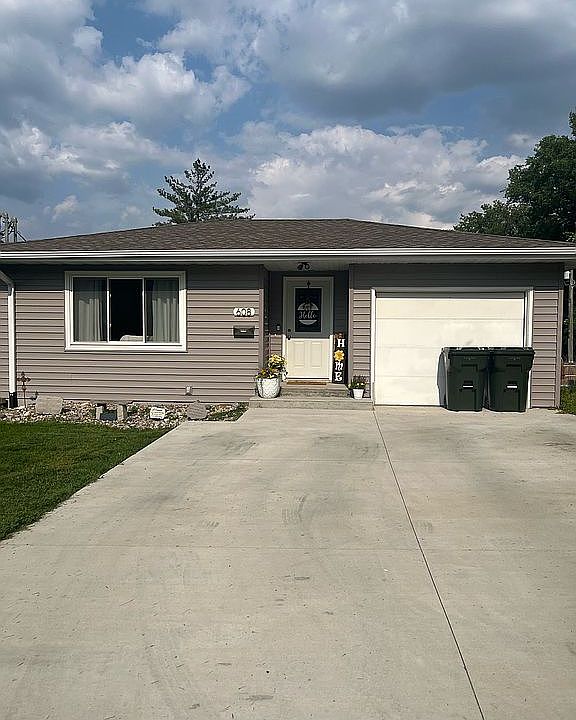 1st image of 608 S Irene St
