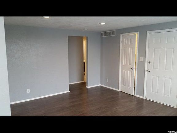 3rd image of 553 E Stringham Ave APT D