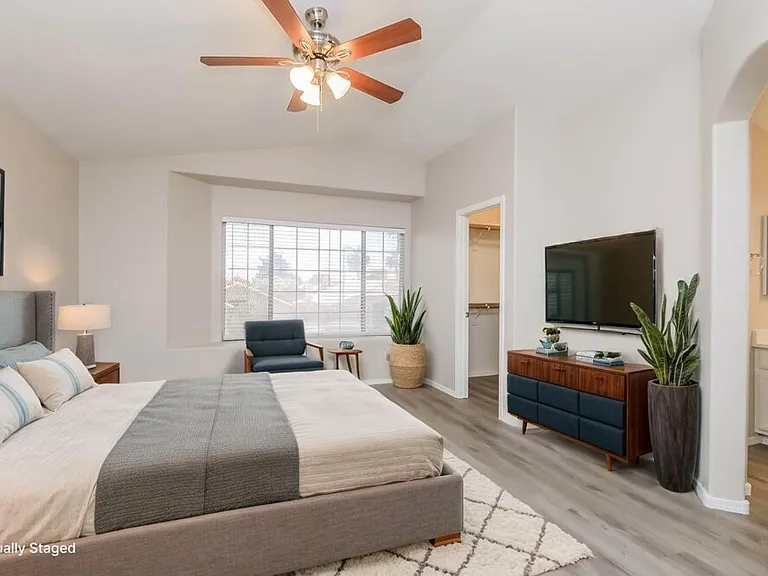 1036 W Olive Ave — Photo 11