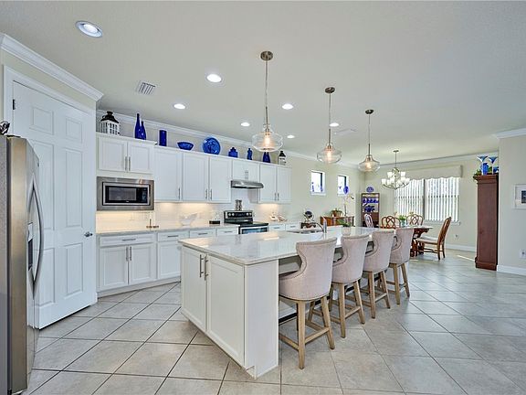 2nd image of 5063 Pendelton Sq
