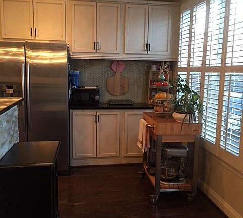 Kitchen, middle level