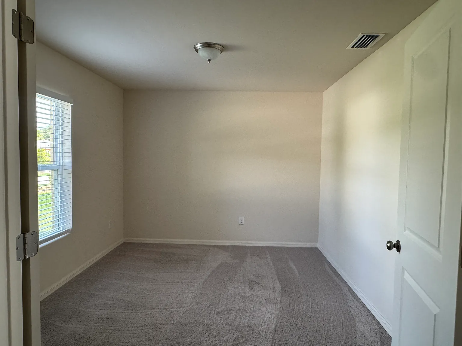 1271 S McDuff St — Photo 3