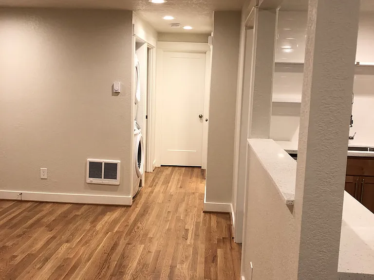 Juneau Apartments — Photo 20