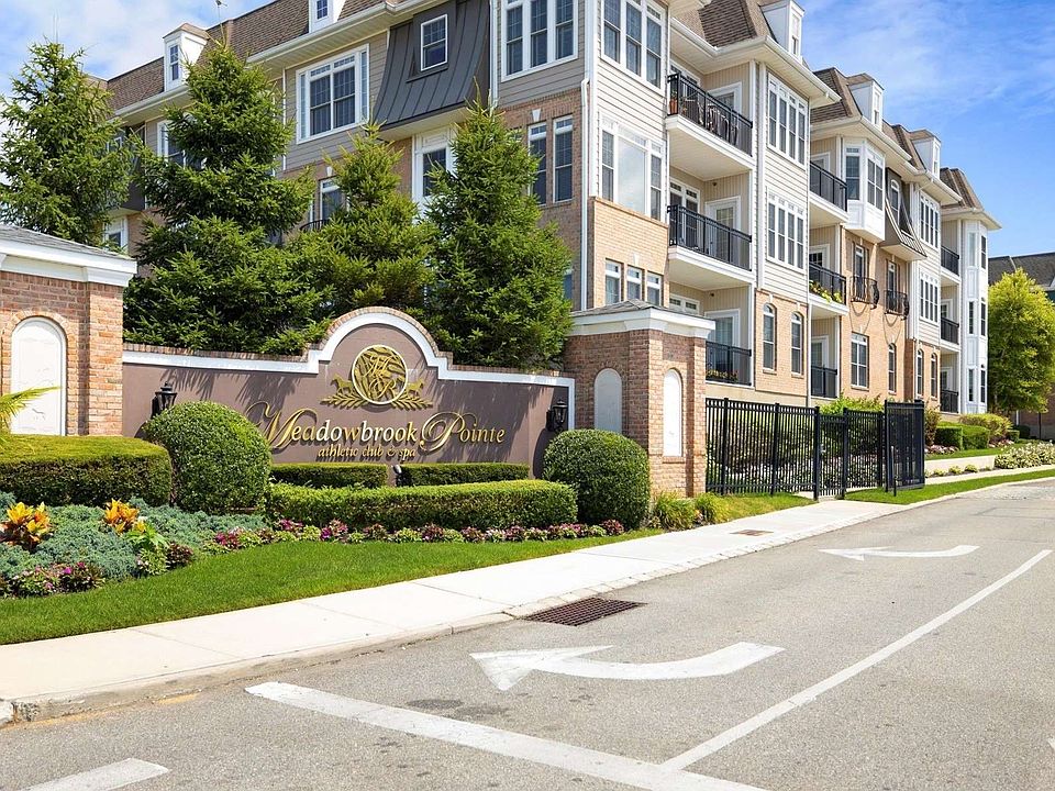 1st image of 298 Roosevelt Way #298