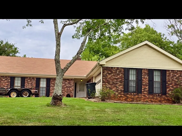 Crosslin Ln — Photo 1