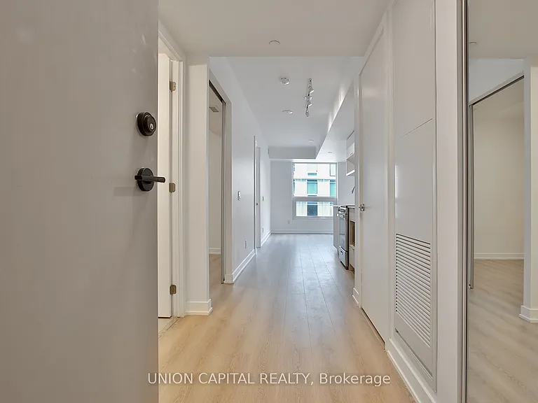 100 Queen St E #2312 — Photo 5