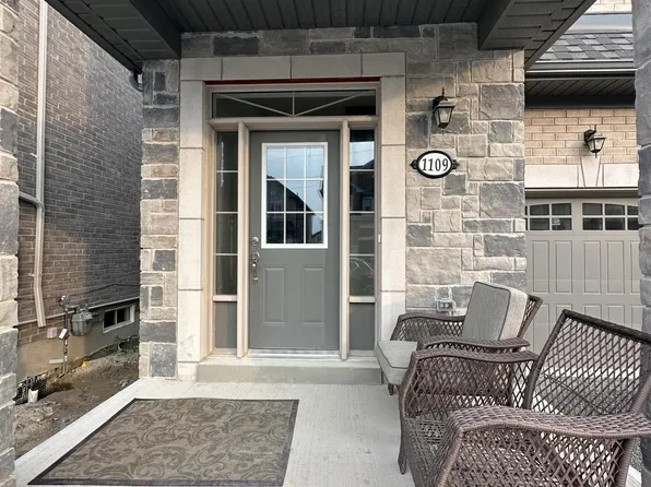 1109 Skyridge Blvd, Pickering, ON L1X 0M8