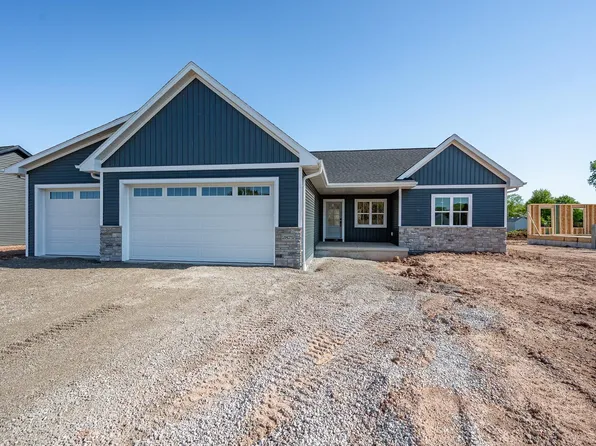 2875 Stelor Dr, Green Bay, WI 54311