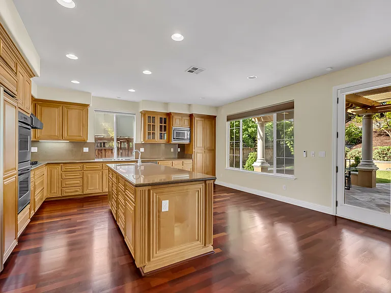 2144 Terrena Valley Dr — Photo 10