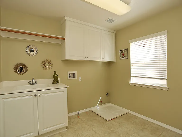 45290 Willowick St — Photo 14
