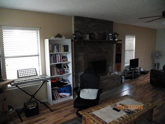 3rd image of 1200 Hackberry Dr