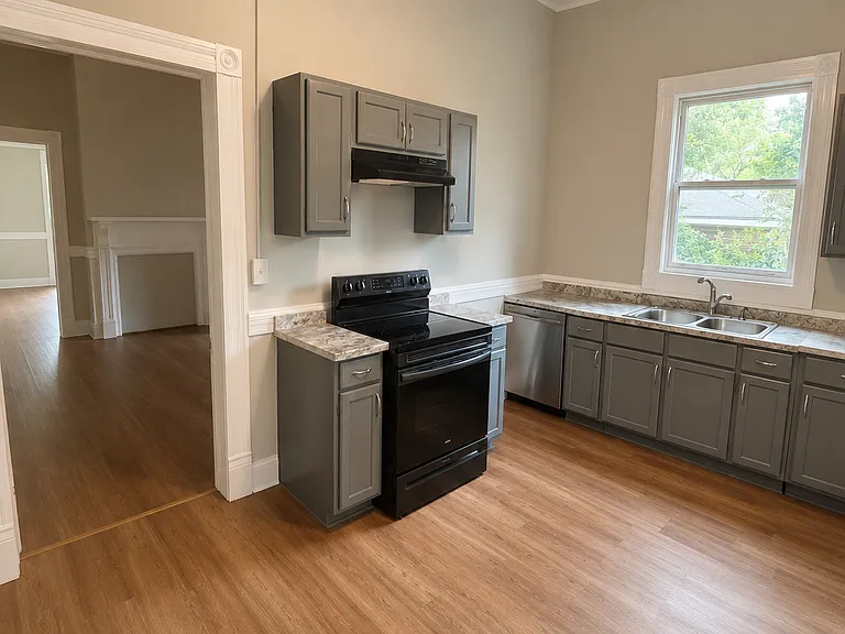 4052 Mikado Ave — Photo 6