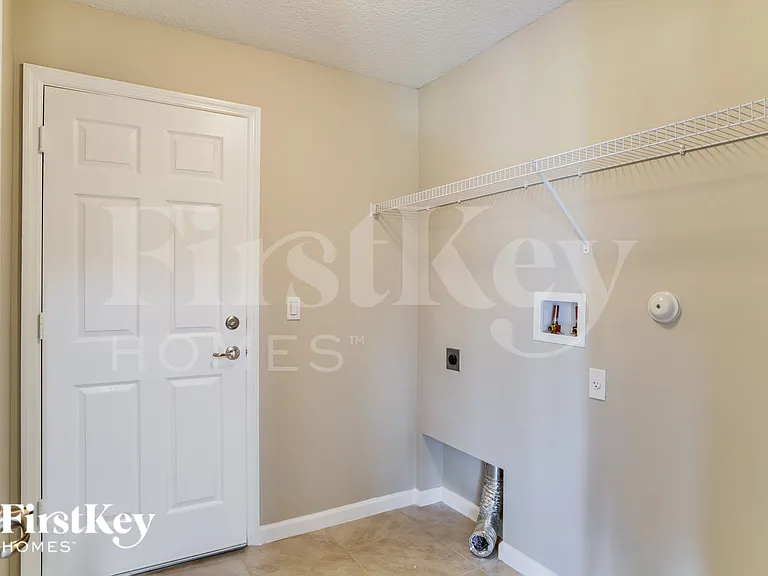 1082 SW Bianca Ave — Photo 12