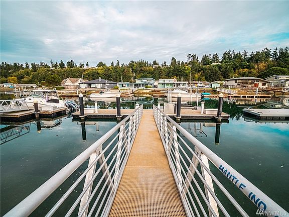 4th image of 3653 Oceanside Dr