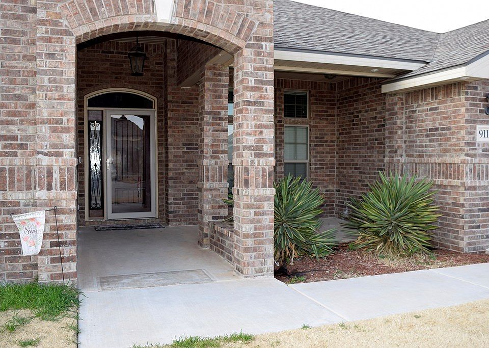 1st image of 9113 Holiday Dr