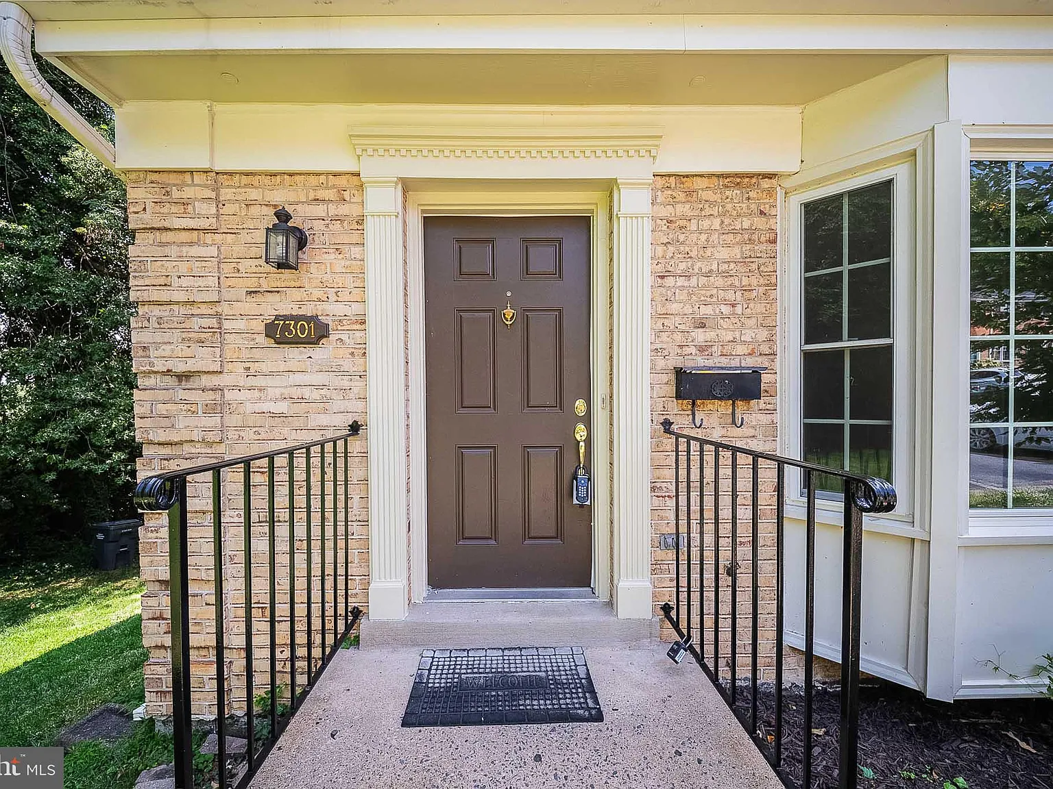 3 bed, 3.5 bath, 1921 sqft, $3,275 — Photo 4