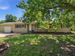 215 N Maple St, Gardner, KS 66030