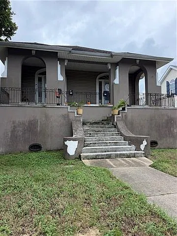 526 Florida Blvd