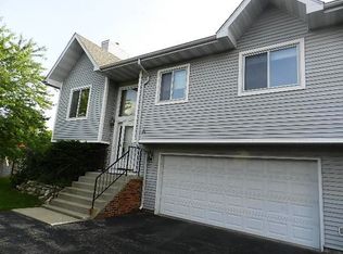 1825 Woodburn Rd, Waukesha, WI 53188