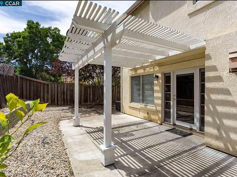 1727 Periwinkle Way — Photo 17