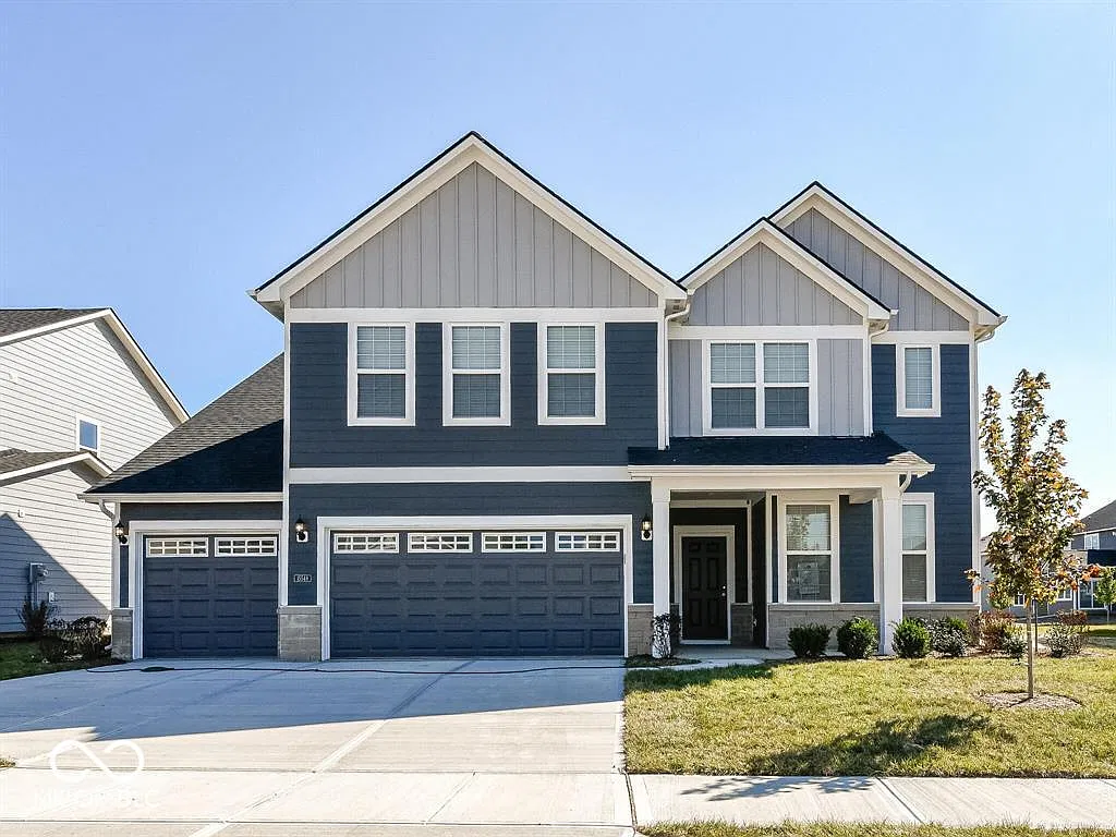 4 bed, 2.5 bath, 3237 sqft, $3,095 — Photo 1