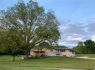 5724 Pleasant Ave, Saint Joseph, MO 64503