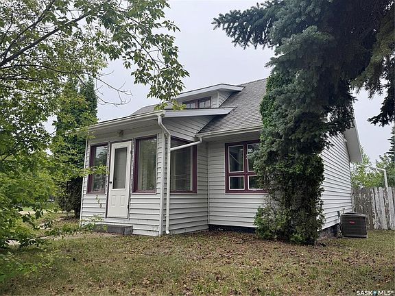 3rd image of 240 3rd Ave E