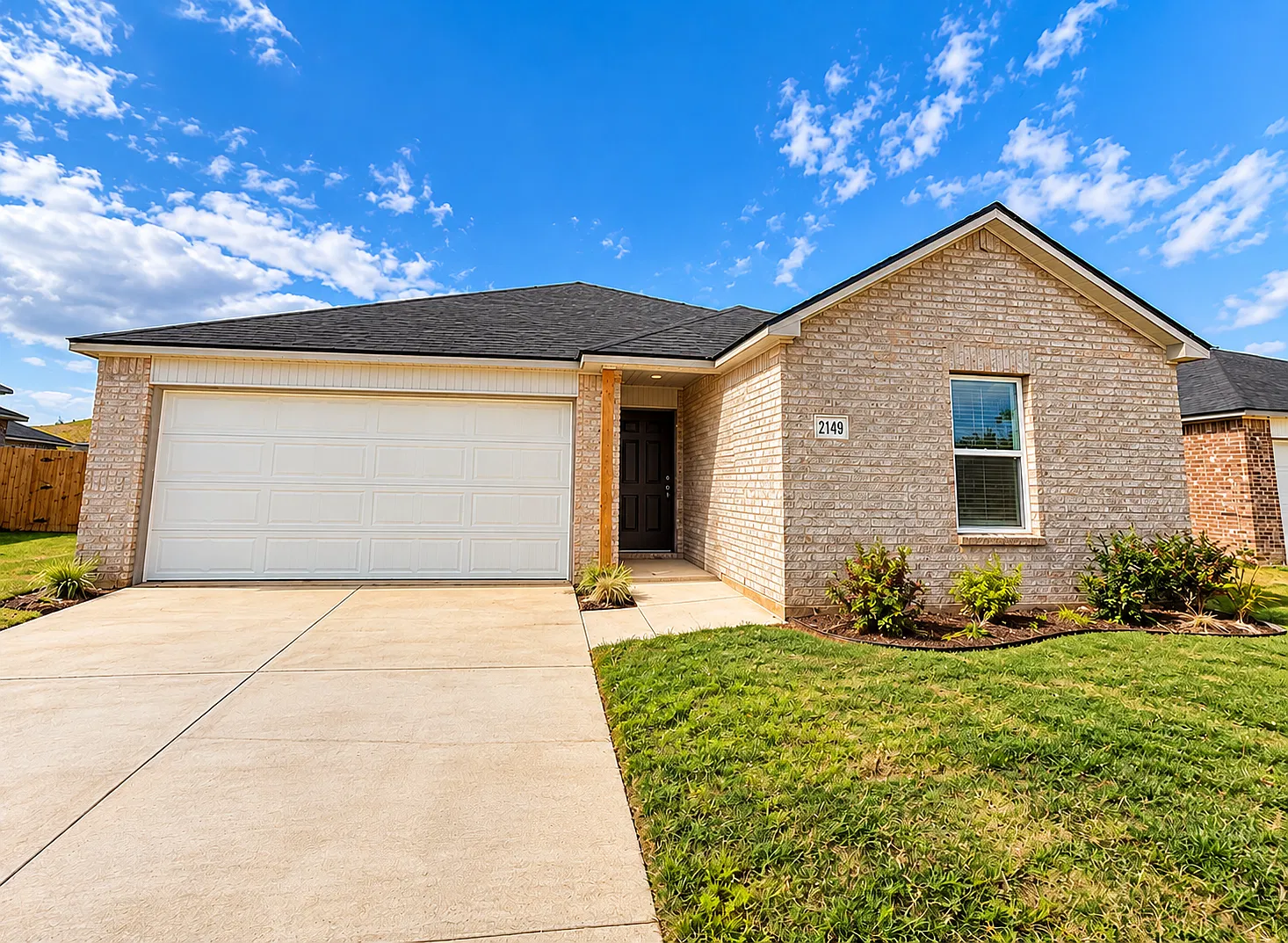 3 bed, 1290 sqft, $1,595 — Photo 1