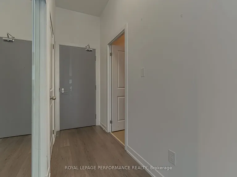 8 Fieldway Rd #103 — Photo 4