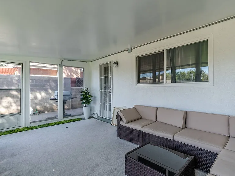 2817 Alcazar St NE — Photo 24