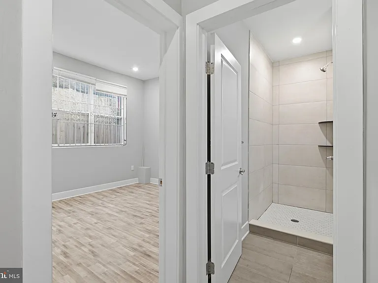 2500 N Mascher St #2 — Photo 8