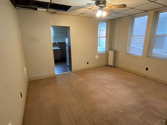 5th image of 643 Bell St