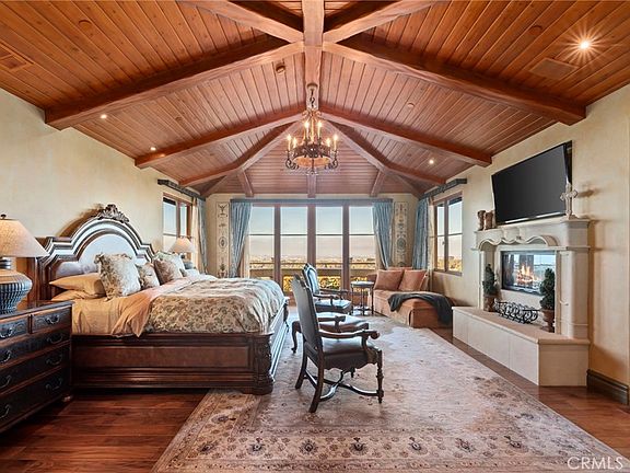 5th image of 4 Yellow Brick Rd