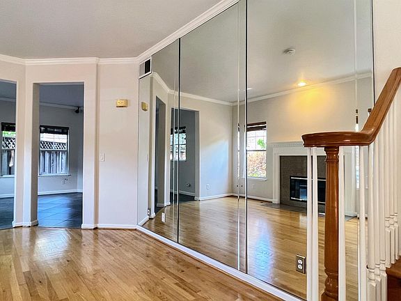 5th image of 113 Treseder Ct