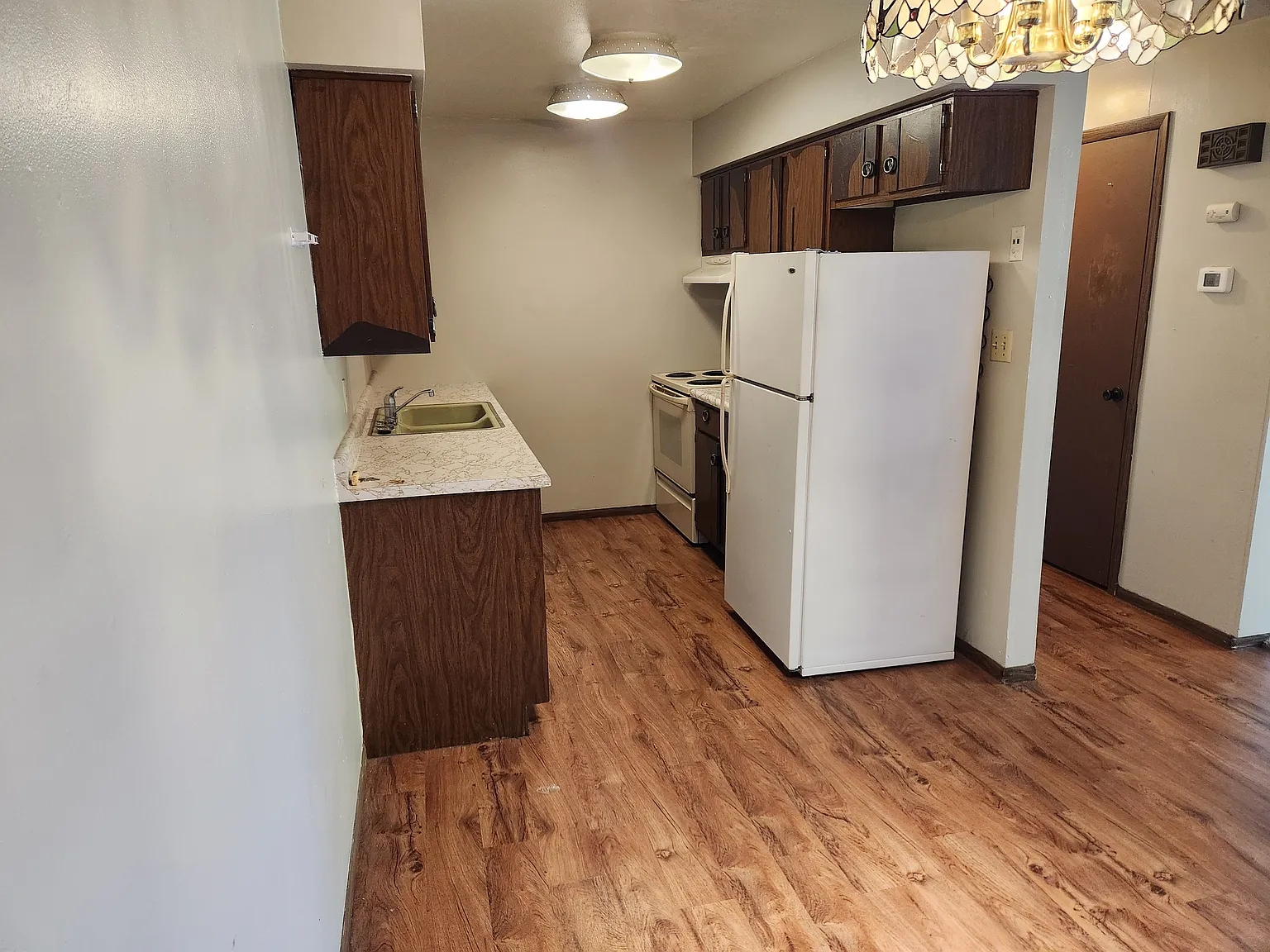 1 bed, 900 sqft, $975 — Photo 2