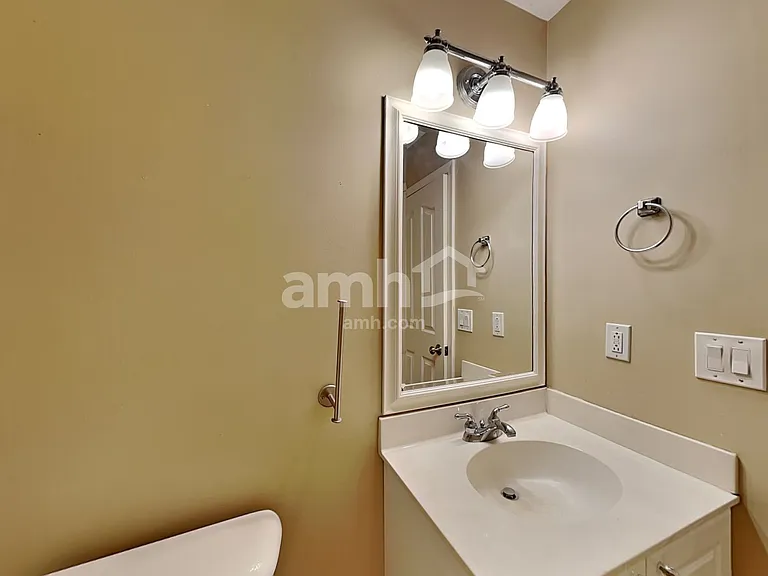 1068 Blairfield Dr — Photo 15
