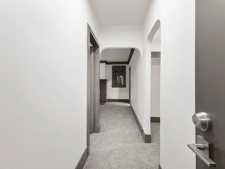 Ambassador — Photo 61