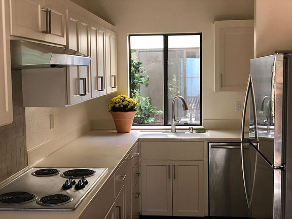 2nd image of 4016 Villa Vera