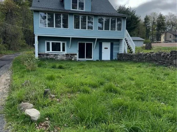 116 Coral Ln, Mount Pocono, PA 18344