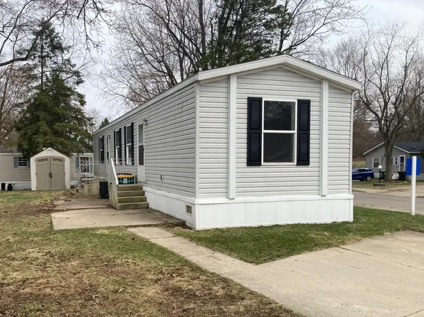 212 Woodcreek Ct, Oakland, MI 48363