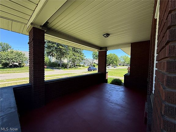 4th image of 578 Oak Knoll Ave SE