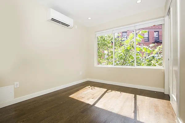 Rented by REAL New York | media 27