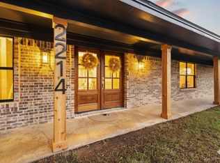 2214 Rex Cruse Dr, Sherman, TX 75092